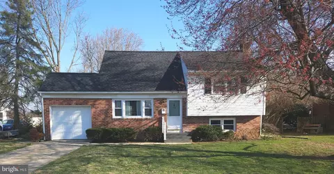 118 Halsey, Reading, PA 19609