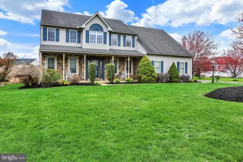 6 Virginia Ave, Sinking Spring, PA 19608