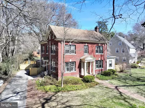 57 Park Rd, Reading, PA 19609