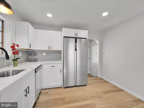 Entry Way - 1713 Liggett Ave, Reading, PA 19607 photo 1 of 1