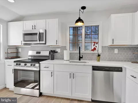 Kitchen - 1713 Liggett Ave, Reading, PA 19607 photo 2 of 3