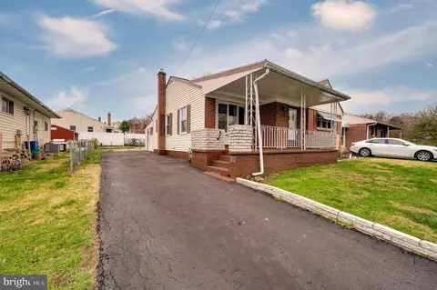 2102 Cullum Dr, Reading, PA 19601 photo 3