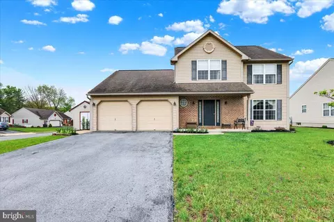 220 Capri Ln, Blandon, PA 19510