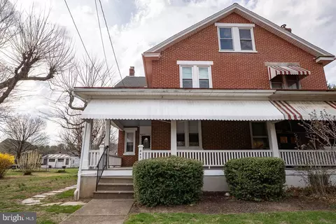 445 Main St, Bally, PA 19503