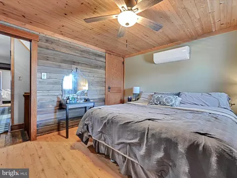 Bedroom - 214 N Waverly St, Reading, PA 19607 photo 1 of 6