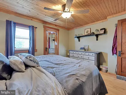 Bedroom - 214 N Waverly St, Reading, PA 19607 photo 2 of 6