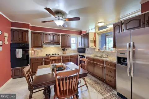 Kitchen - 3902 Reiff Pl, Reading, PA 19606 photo 1 of 2