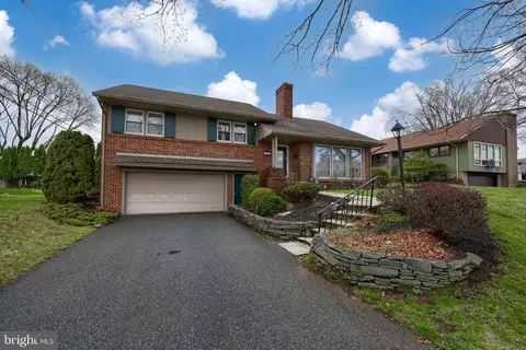 Exterior - 3902 Reiff Pl, Reading, PA 19606 photo 3 of 10