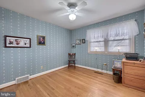 Bedroom - 3902 Reiff Pl, Reading, PA 19606 photo 4 of 6