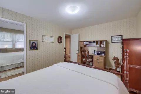 Bedroom - 3902 Reiff Pl, Reading, PA 19606 photo 6 of 6