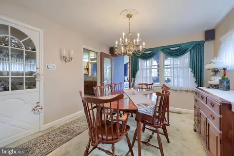 Dining - 3902 Reiff Pl, Reading, PA 19606 photo 2 of 6
