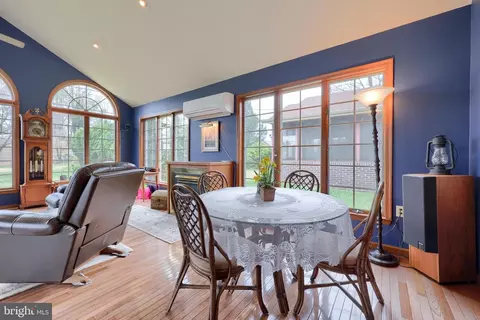 Dining - 3902 Reiff Pl, Reading, PA 19606 photo 6 of 6