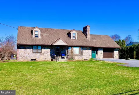 2245 Moselem Springs Rd, Fleetwood, PA 19522