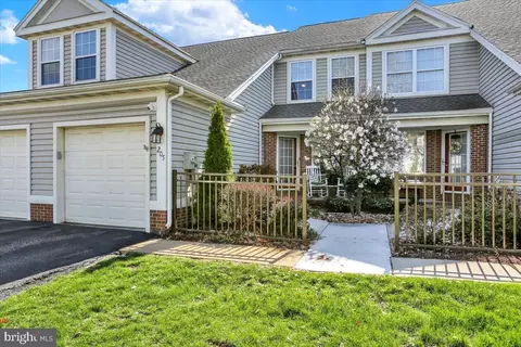 205 Oak Hill Ln, Reading, PA 19610