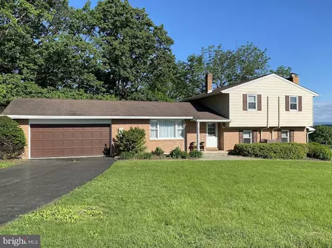 1264 W Leesport Rd, Leesport, PA 19533