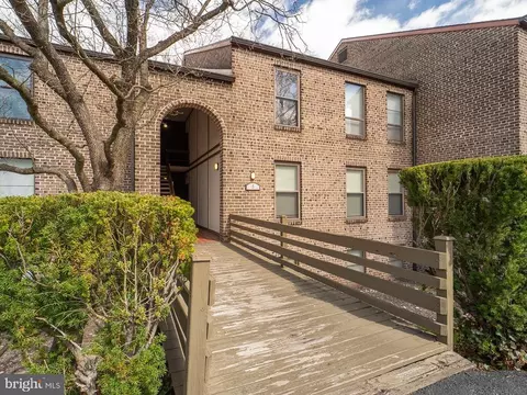 5 E Fairway Rd, Reading, PA 19607