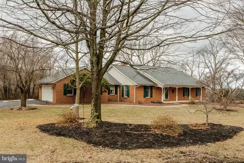 12 Orchard Hill Rd, Robesonia, PA 19551