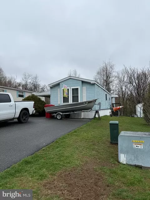 317 Ashford Ln, Hereford, PA 18056