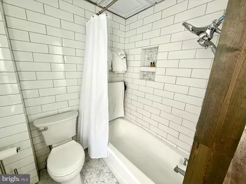 Bath - 1130 Oley St, Reading, PA 19604 photo 1 of 4