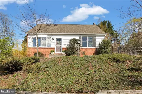 1032 W Leesport Rd, Leesport, PA 19533