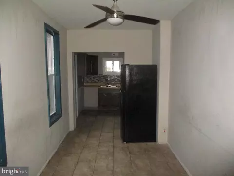 Entry Way - 907 Locust St, Reading, PA 19604 photo 2 of 2