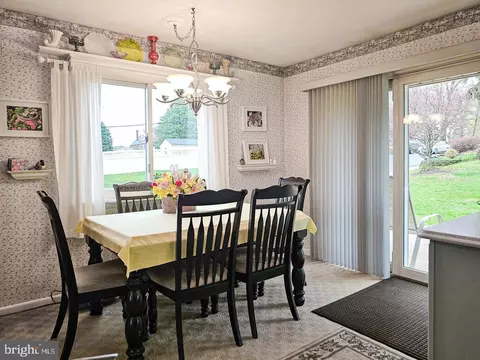 914 Upland Ave, Reading, PA 19607 photo 6