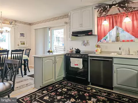 914 Upland Ave, Reading, PA 19607 photo 7