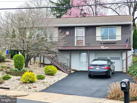 914 Upland Ave, Reading, PA 19607 photo 2