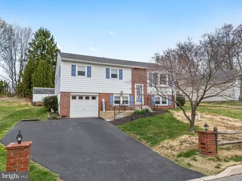 31 Elaine Dr, Boyertown, PA 19512