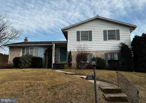 3060 Linda Ln, Sinking Spring, PA 19608