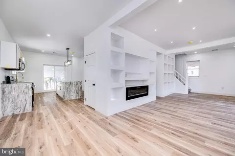 Living - 308 State St, Reading, PA 19607 photo 6 of 6