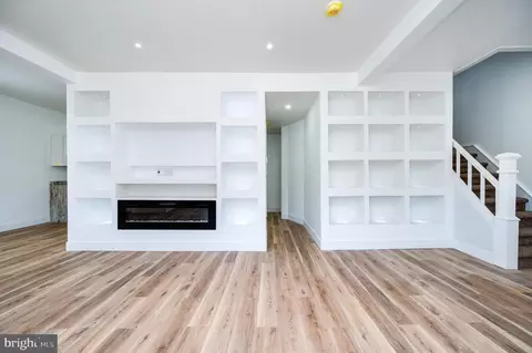 Living - 308 State St, Reading, PA 19607 photo 3 of 6
