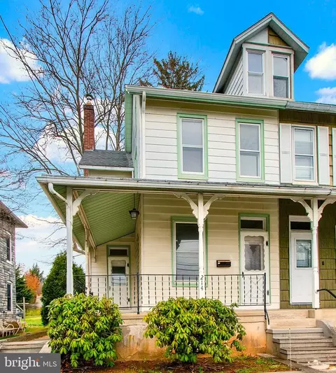 214 Hill Rd, Wernersville, PA 19565
