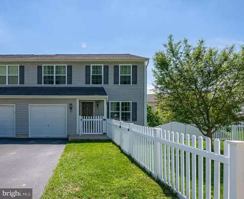 1022 Saylor Dr, Temple, PA 19560