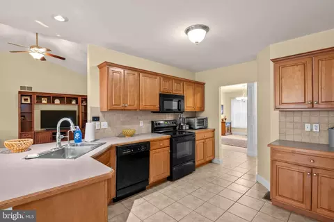 635 Ebersole Rd, Reading, PA 19605 photo 13