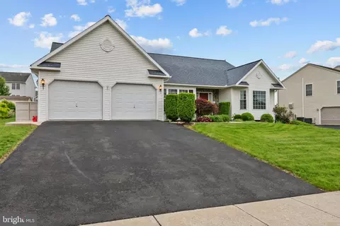 635 Ebersole Rd, Reading, PA 19605 photo 3