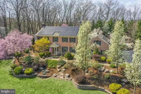 22 Fawn Dr, Reading, PA 19607