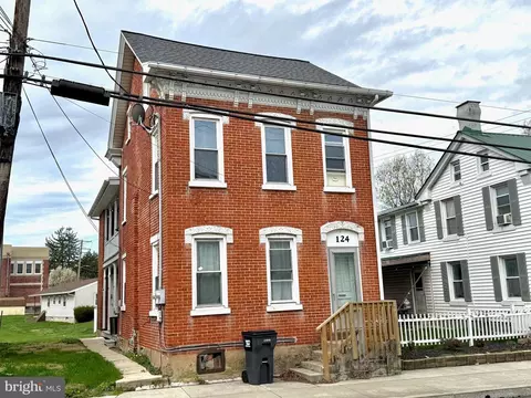 124 N Franklin St, Fleetwood, PA 19522