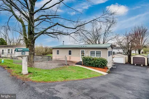 1250 Dauphin Pl, Birdsboro, PA 19508
