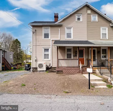 370 S Freeman St, Robesonia, PA 19551