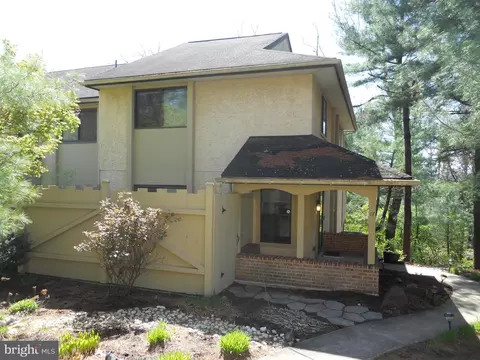 17 Pine Woods Ct, Reading, PA 19607 photo 3