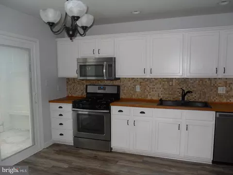 17 Pine Woods Ct, Reading, PA 19607 photo 7