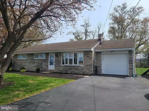 322 Bertolet Mill Rd, Oley, PA 19547