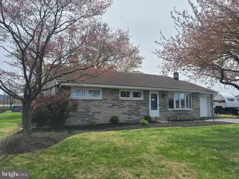 322 Bertolet Mill Rd, Oley, PA 19547 photo 2