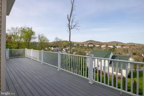 Exterior - 43 Estates Dr, Reading, PA 19606 photo 4 of 7