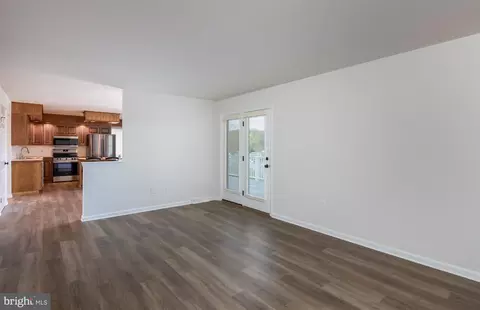 Living - 43 Estates Dr, Reading, PA 19606 photo 4 of 4