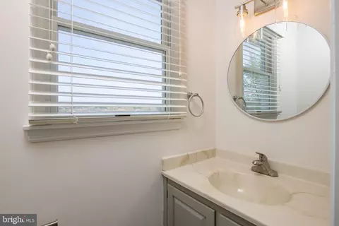 Bath - 43 Estates Dr, Reading, PA 19606 photo 1 of 3