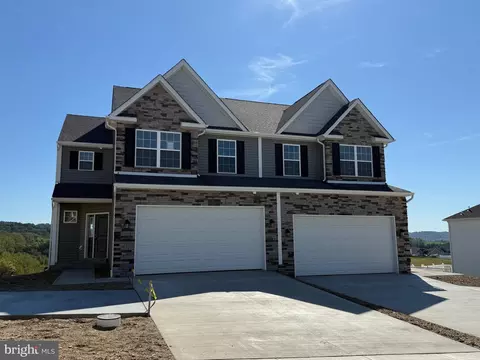 197 Sunglo Dr #( 126), Leesport, PA 19533
