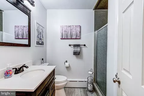 Bath - 3903 Kline Ave, Reading, PA 19606 photo 2 of 6
