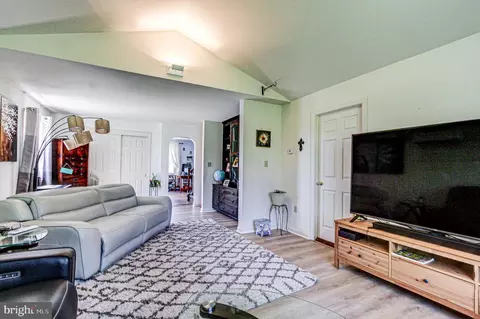 Entry Way - 3903 Kline Ave, Reading, PA 19606 photo 7 of 10